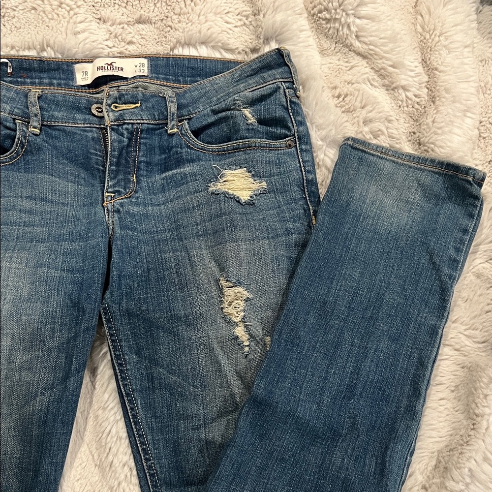 Hollister Women's low rise Blue Ripped Skinny Jeans
